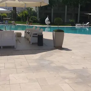 Royal Park Lakeview בית נופש